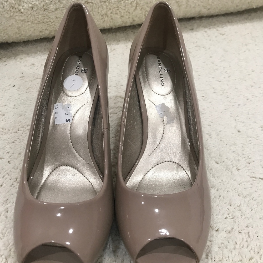 Bandolino Nude patent peep toe heels